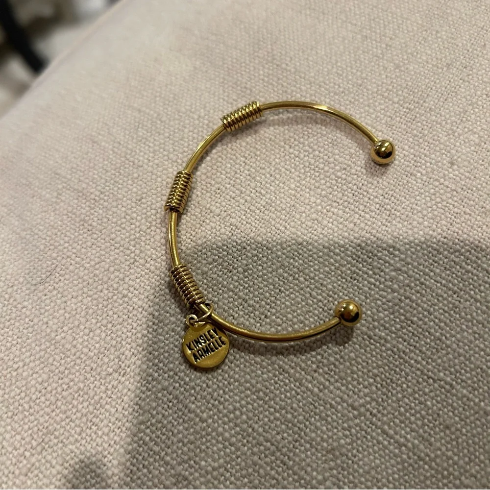 Kinsley Armelle Jessa Bracelet - Picture 6 of 8